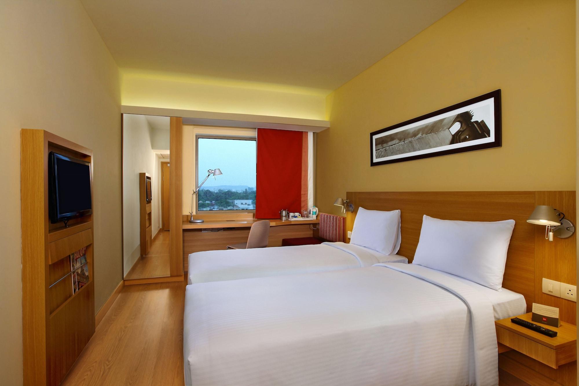 Отель Ibis Bengaluru Outer Ring Road Экстерьер фото
