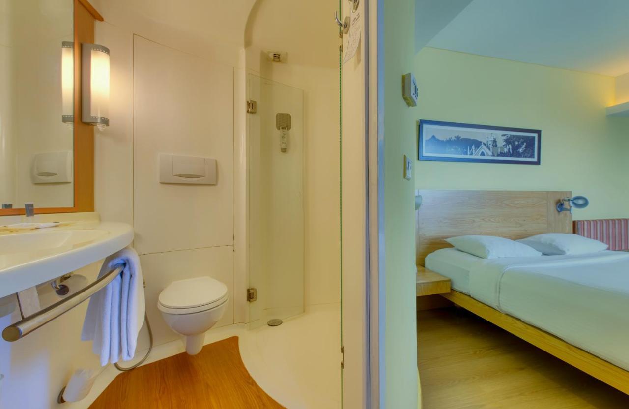 Отель Ibis Bengaluru Outer Ring Road Экстерьер фото